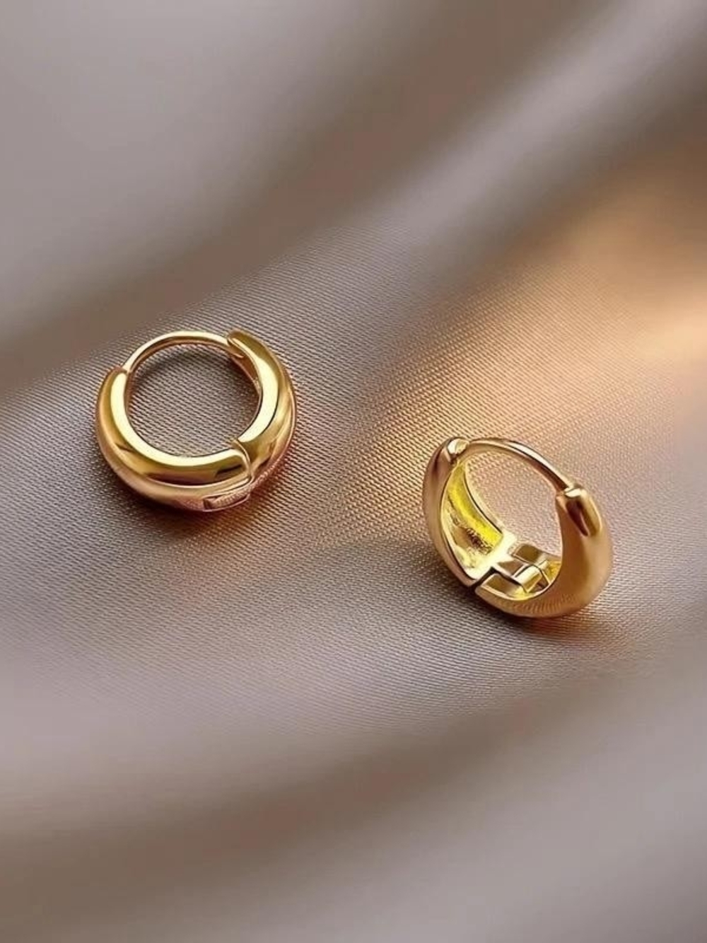 Gold Huggie Hoop Earrings - Elegant Women Jewelry